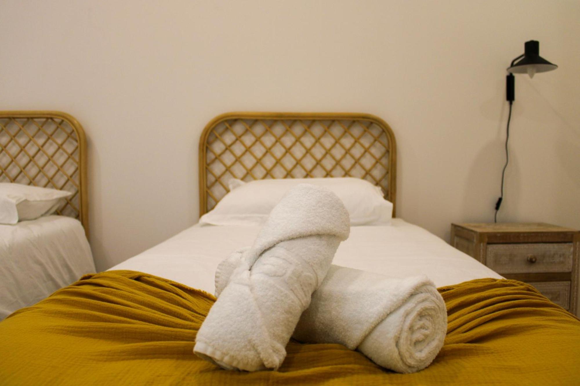 Casa Dos Cucos Hostel เอริเซรา ภายนอก รูปภาพ